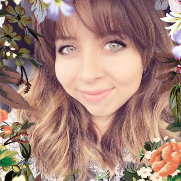 Meet your Posher, Micaela - Picture 1 of 1